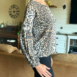 Long sleeve leopard print blouse
